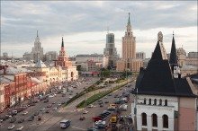 Вместо парковки у трёх вокзалов появится парк для бомжей" title="Вместо парковки у трёх вокзалов появится парк для бомжей